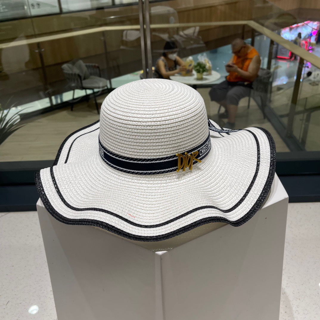  新款草帽，度假休闲必备，优雅大方的一款