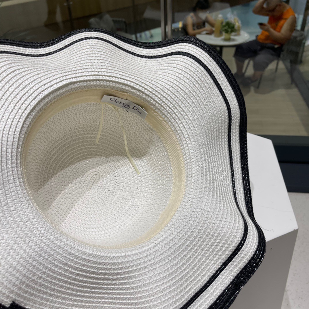  新款草帽，度假休闲必备，优雅大方的一款