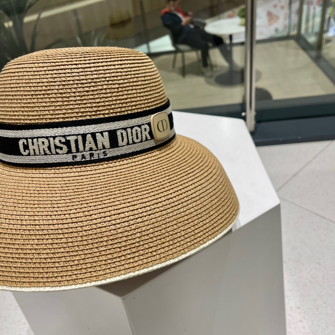 【DIOR迪奥】早春新款韩版休闲大帽檐草编遮阳草帽🤩沙滩风，简约大方，百搭单品～出街首选，新款帽型超美腻
