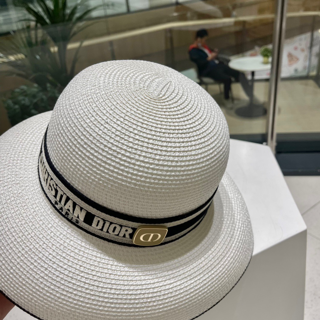 【DIOR迪奥】早春新款韩版休闲大帽檐草编遮阳草帽🤩沙滩风，简约大方，百搭单品～出街首选，新款帽型超美腻