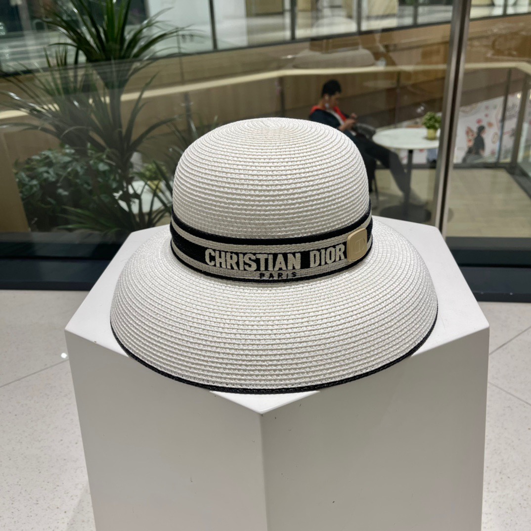 【DIOR迪奥】早春新款韩版休闲大帽檐草编遮阳草帽🤩沙滩风，简约大方，百搭单品～出街首选，新款帽型超美腻