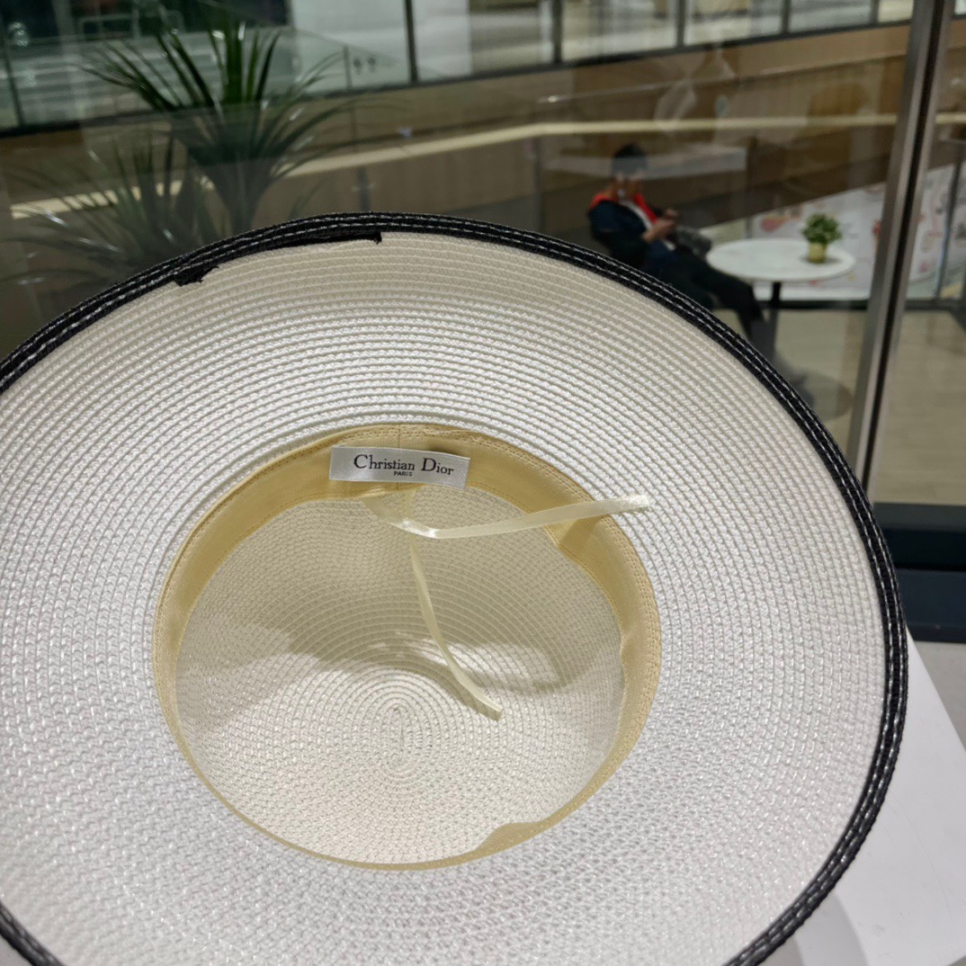 【DIOR迪奥】早春新款韩版休闲大帽檐草编遮阳草帽🤩沙滩风，简约大方，百搭单品～出街首选，新款帽型超美腻