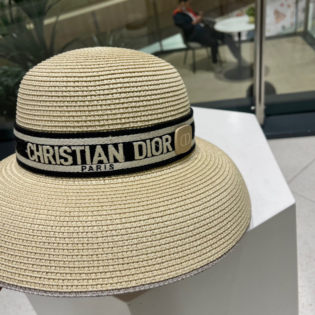 【DIOR迪奥】早春新款韩版休闲大帽檐草编遮阳草帽🤩沙滩风，简约大方，百搭单品～出街首选，新款帽型超美腻