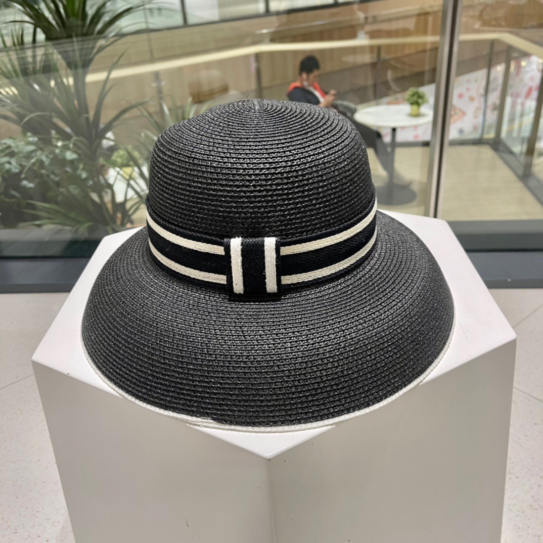 【DIOR迪奥】早春新款韩版休闲大帽檐草编遮阳草帽🤩沙滩风，简约大方，百搭单品～出街首选，新款帽型超美腻