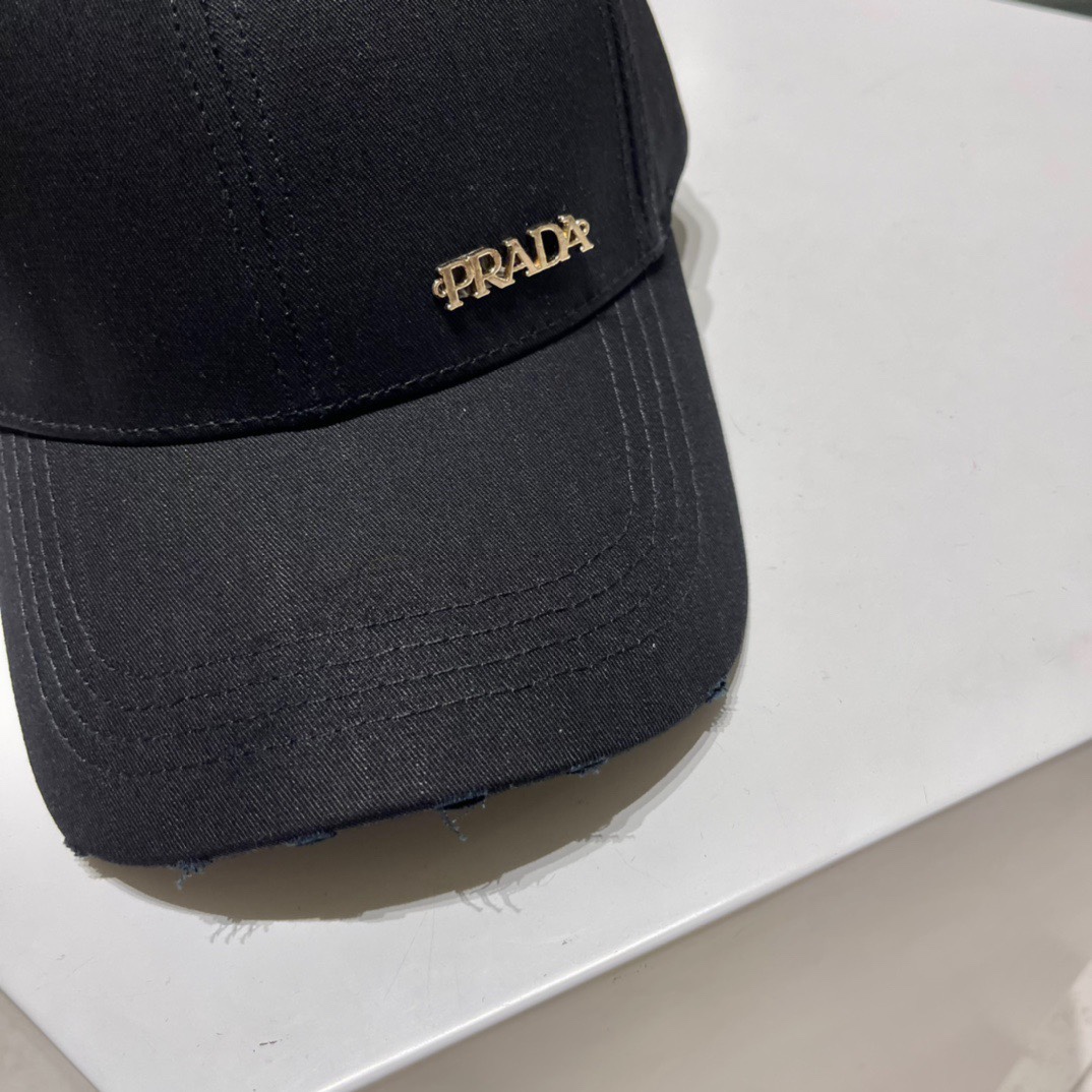  PRADA 普拉达 新品棒球帽 代购版本！时尚潮流，高端做工！非一般的品质，细节看实拍哦