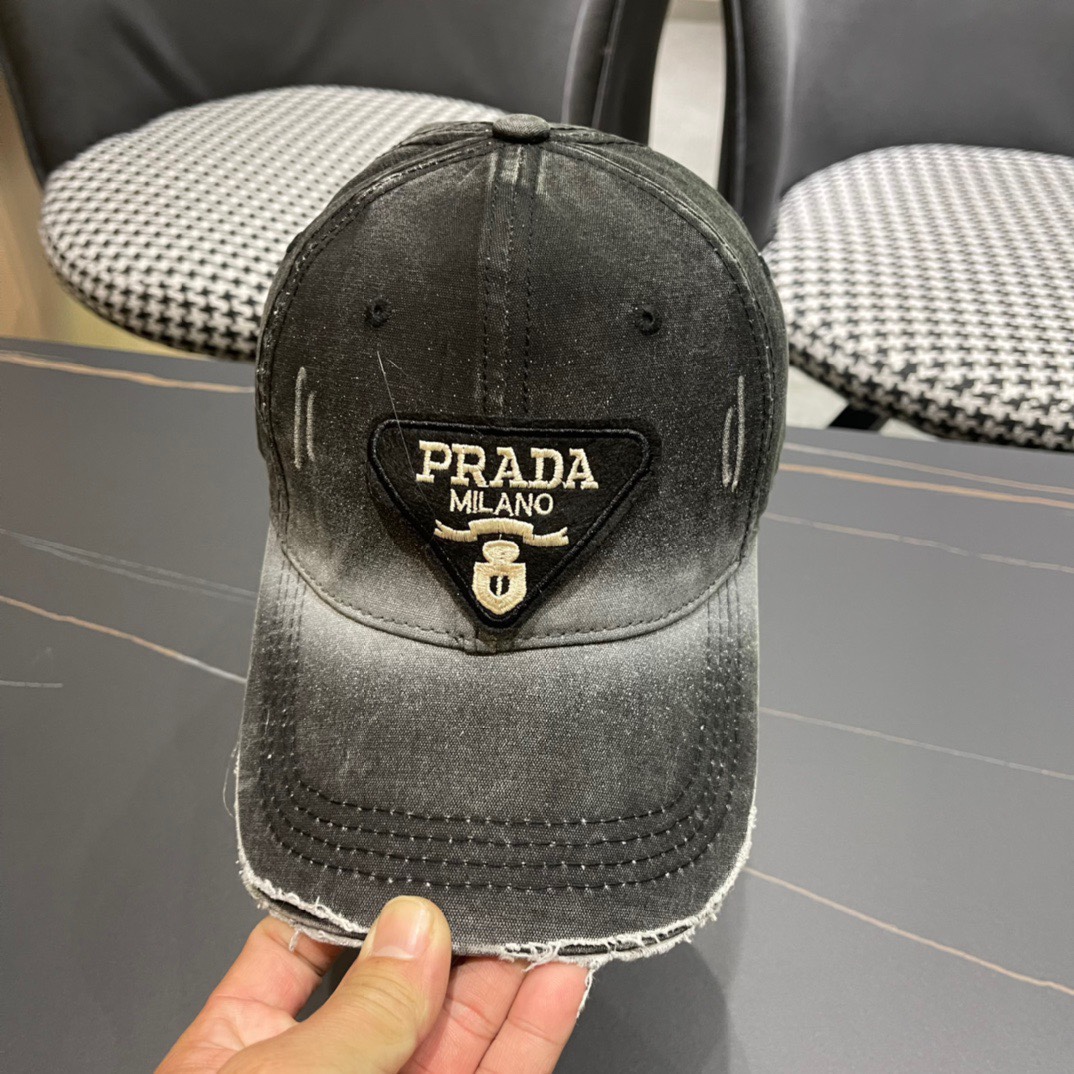 普拉达Prada 新款经典三角标棒球帽日常刚需 颜色完美 帽型正点 简直谁戴都好看🧐质量超赞👍