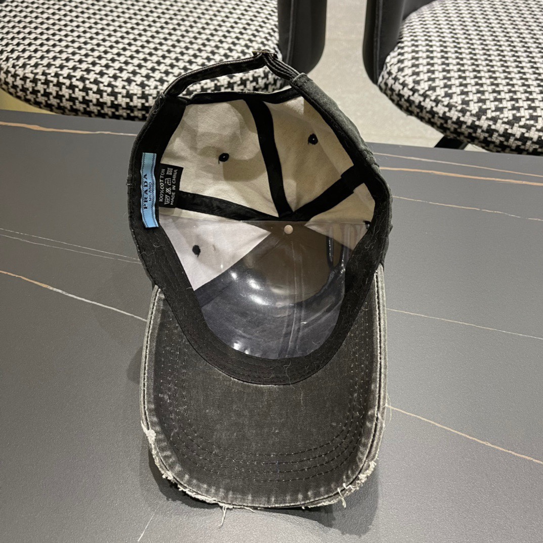  普拉达Prada 新款经典三角标棒球帽日常刚需 颜色完美 帽型正点 简直谁戴都好看🧐质量超赞👍