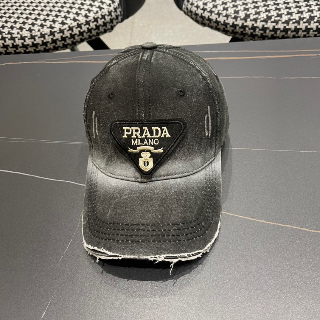  普拉达Prada 新款经典三角标棒球帽日常刚需 颜色完美 帽型正点 简直谁戴都好看🧐质量超赞👍