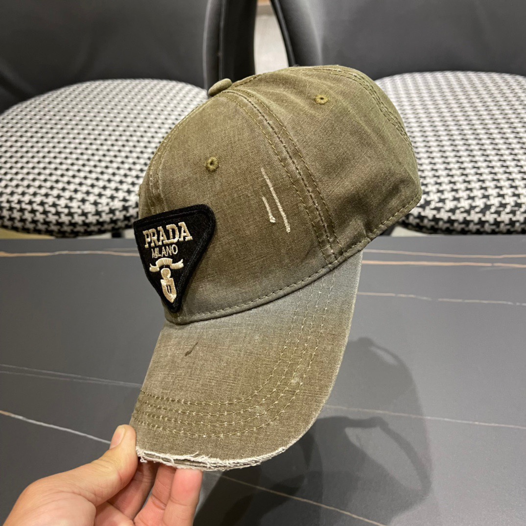  普拉达Prada 新款经典三角标棒球帽日常刚需 颜色完美 帽型正点 简直谁戴都好看🧐质量超赞👍