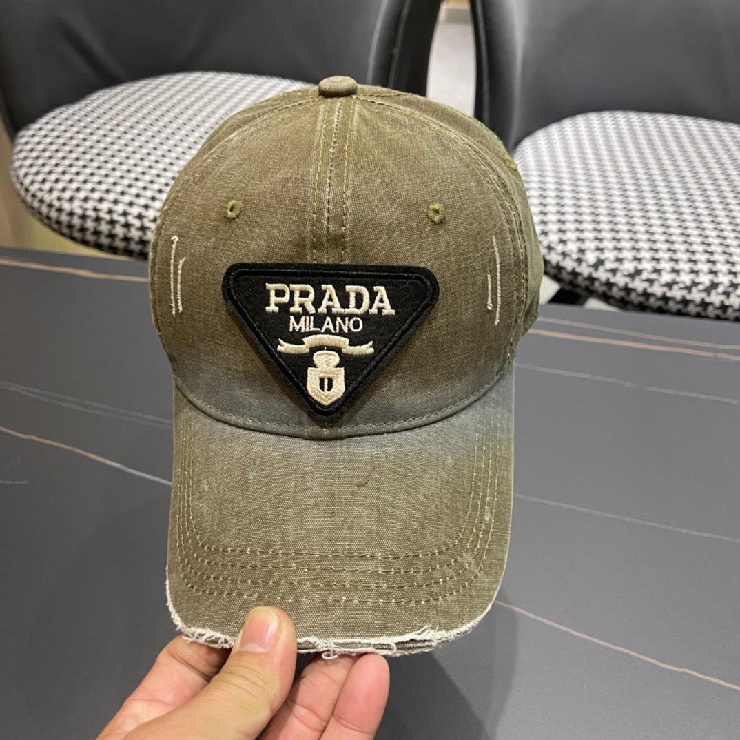  普拉达Prada 新款经典三角标棒球帽日常刚需 颜色完美 帽型正点 简直谁戴都好看🧐质量超赞👍