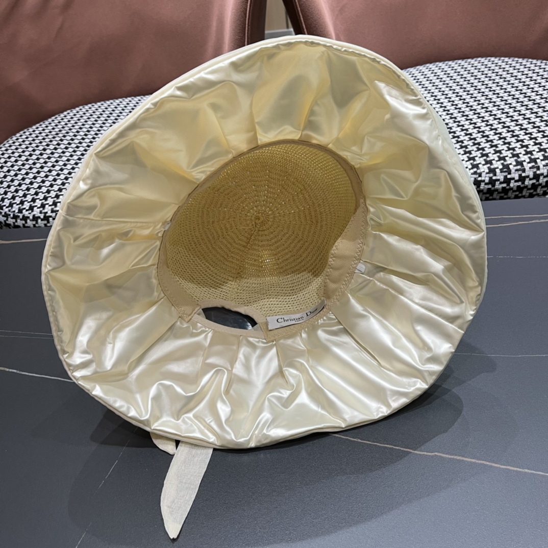   LV路易威登渔夫帽，出门必备，非常显脸小