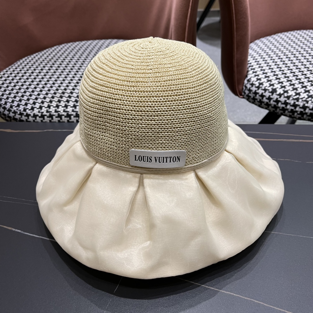   LV路易威登渔夫帽，出门必备，非常显脸小