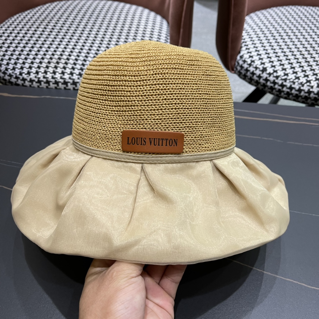   LV路易威登渔夫帽，出门必备，非常显脸小