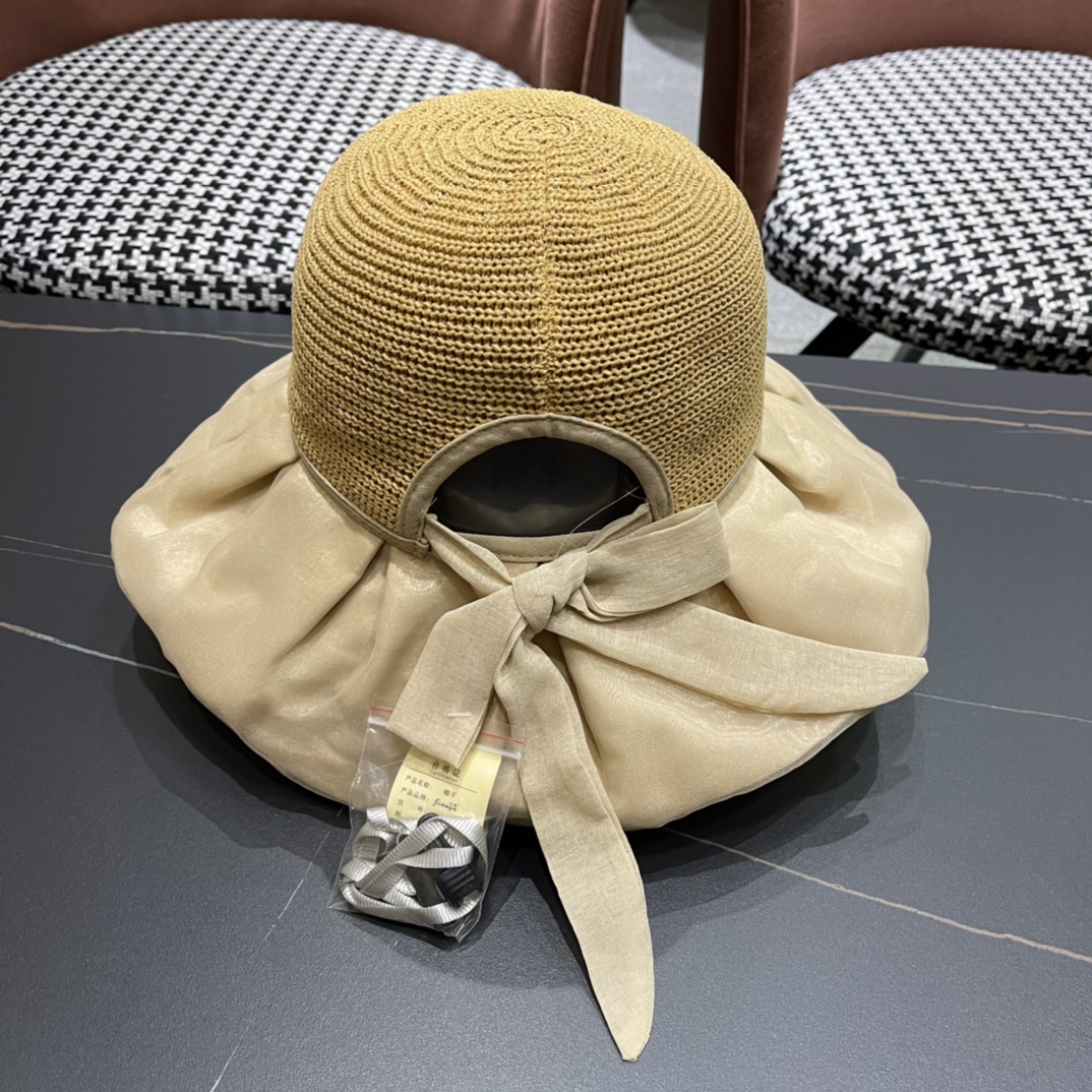   LV路易威登渔夫帽，出门必备，非常显脸小