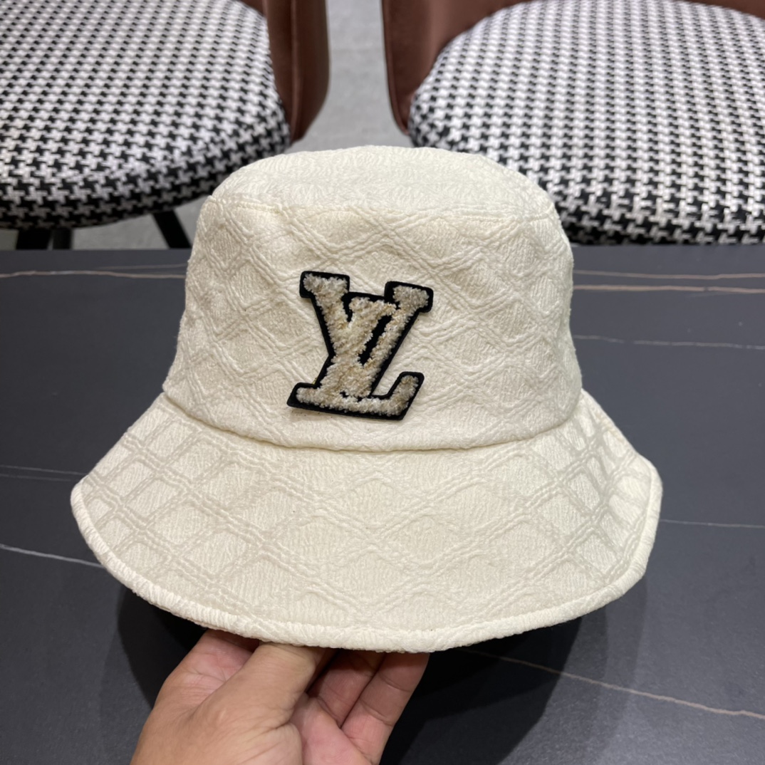  LV渔夫帽🧢2024新款路易威登渔夫帽火爆出货，百搭单品🥰随便搭配都很好看 