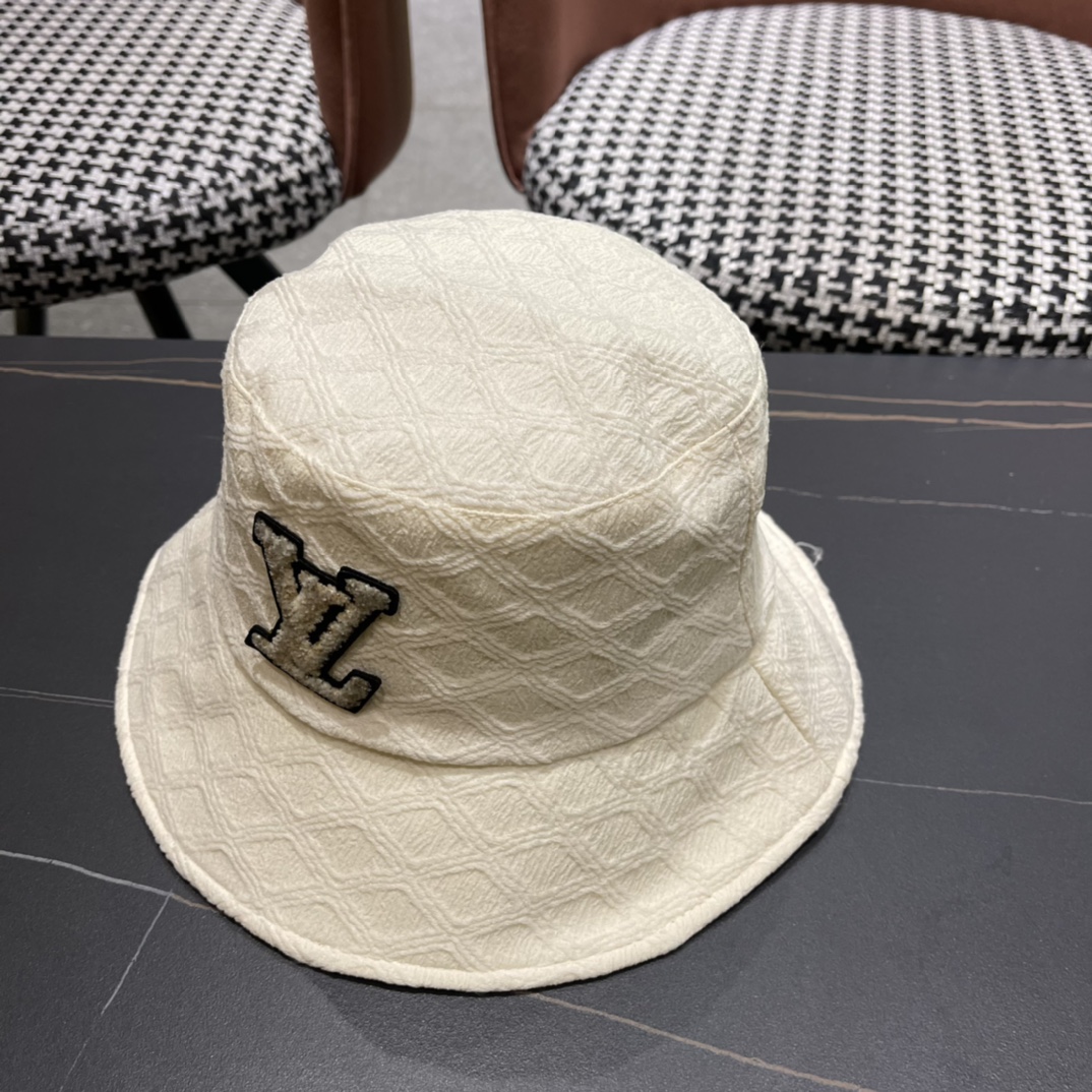  LV渔夫帽🧢2024新款路易威登渔夫帽火爆出货，百搭单品🥰随便搭配都很好看 