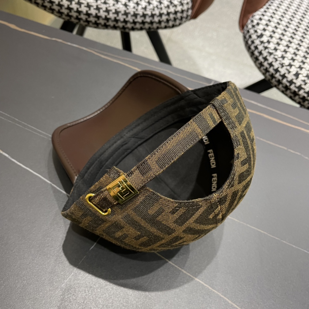  FENDI芬迪 系列棒球帽🧢 经典FF中古单品，气质穿搭单品，质量杠杠强