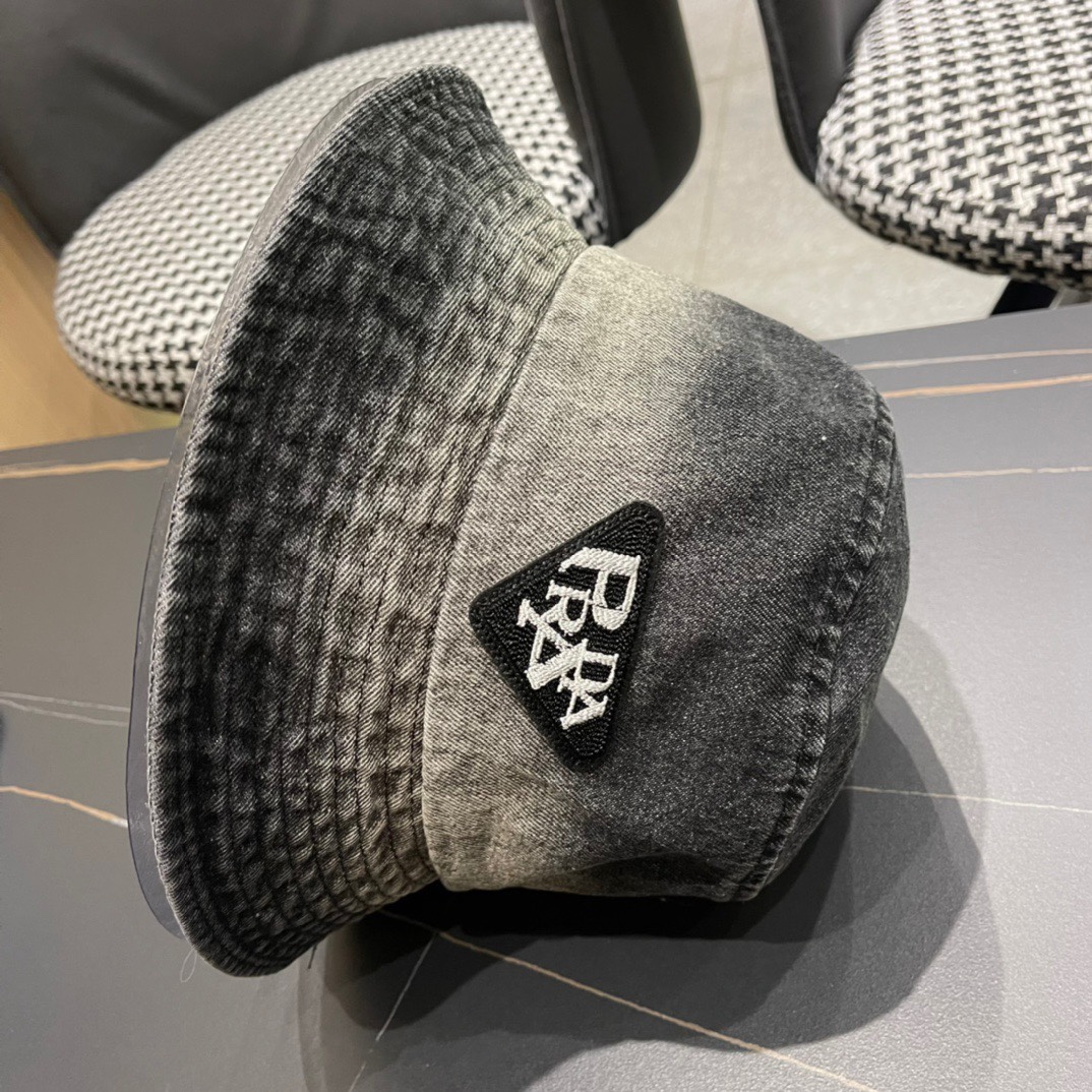 
【普拉达】PRADA新款牛仔渔夫帽，新款上架，超好搭配，赶紧入手吧