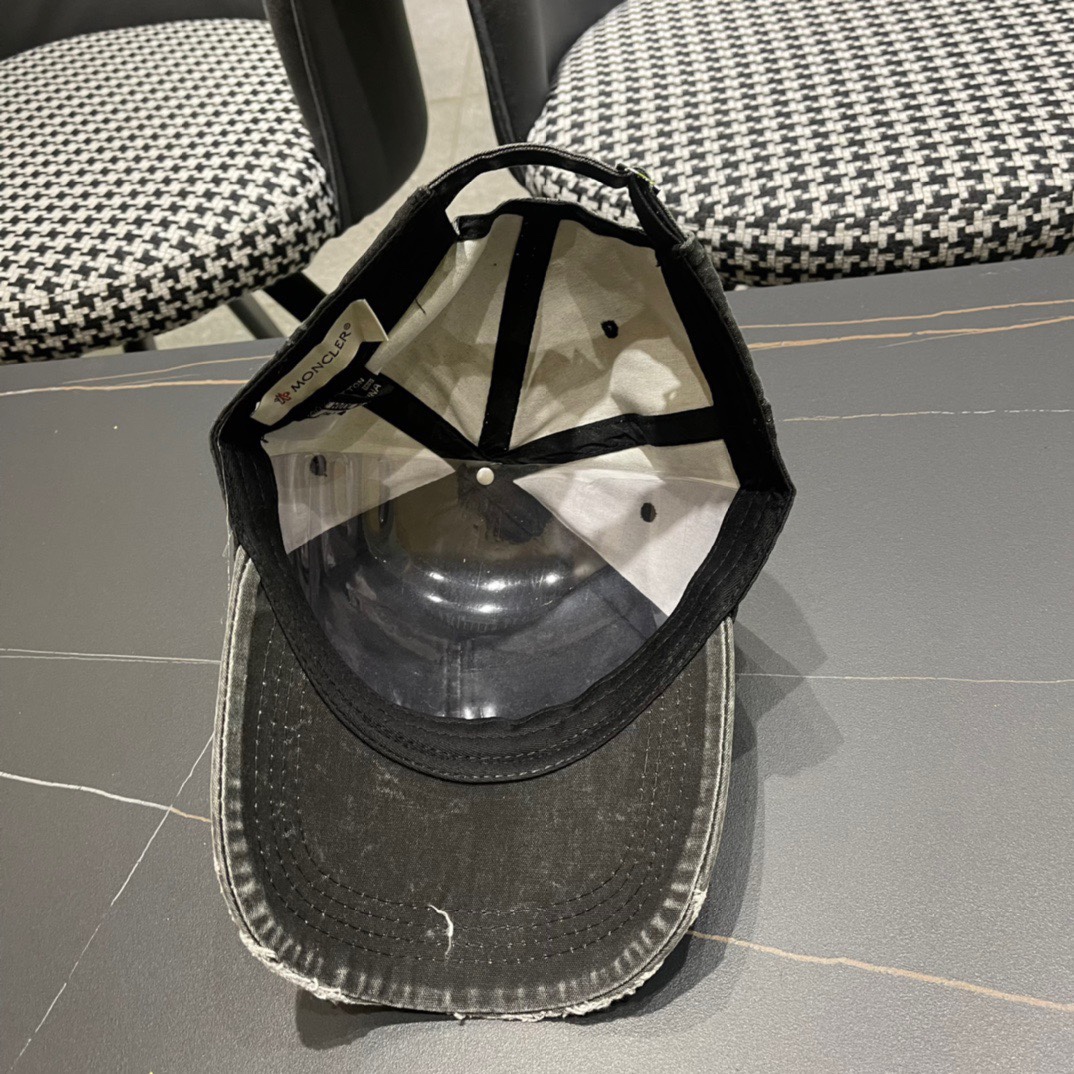 
蒙口的春季棒球帽
轻薄进口料子四季都通用👍 特调的帽型就是又挺拔 又显脸小 闭眼入阿铁子们❗️