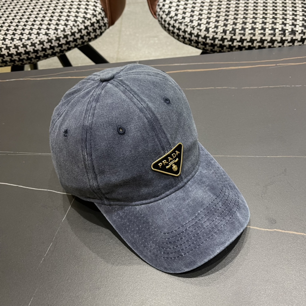  普拉达Prada 经典三角标棒球帽🧢颜色完美 帽型正点 简直谁戴都好看🧐质量超赞👍 时尚百搭