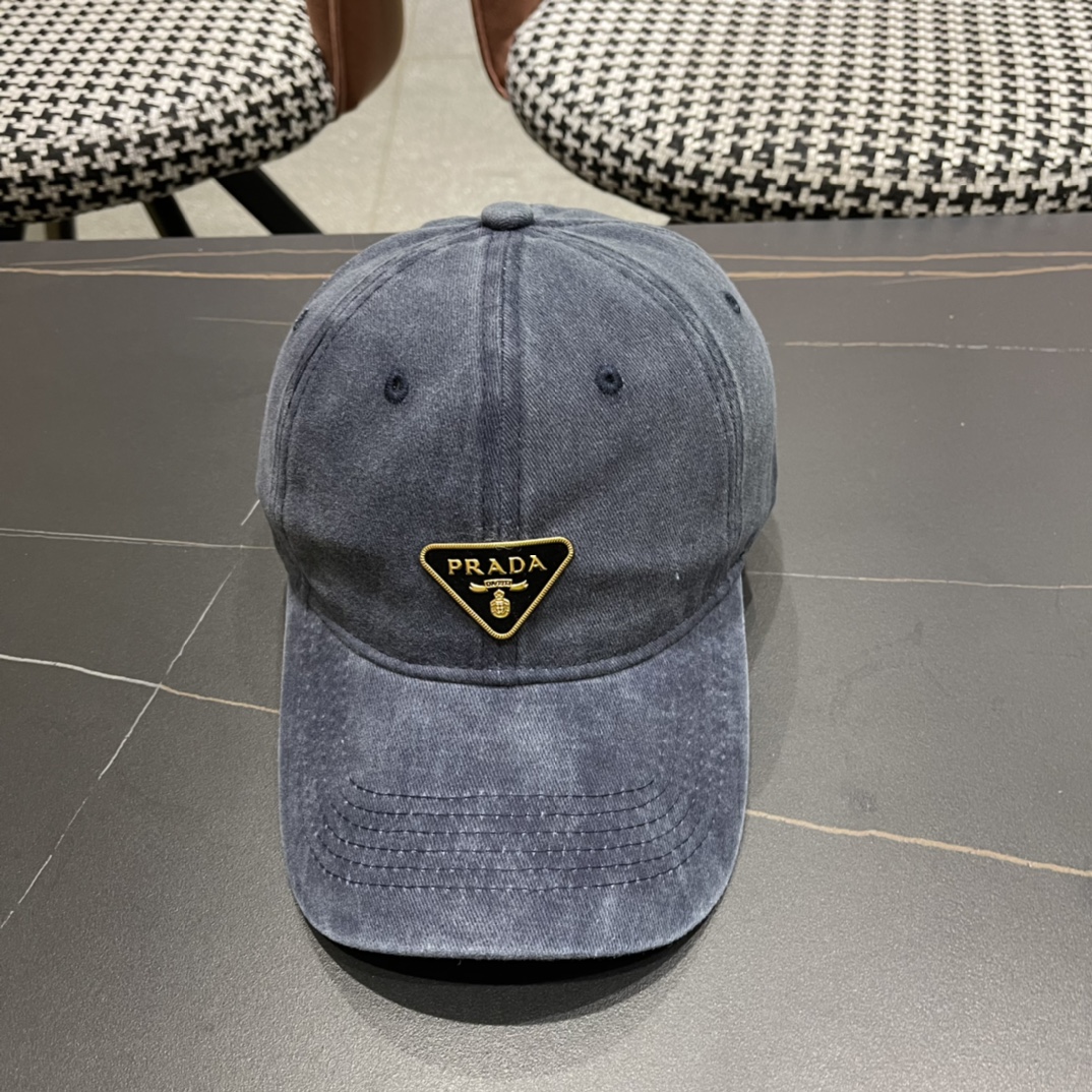  普拉达Prada 经典三角标棒球帽🧢颜色完美 帽型正点 简直谁戴都好看🧐质量超赞👍 时尚百搭