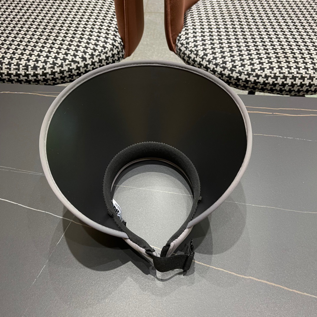  迪赛  2024春夏超细装饰空顶帽 超🉑空顶系列，颜色妥妥，轻便携带！小仙女🧚人手必备