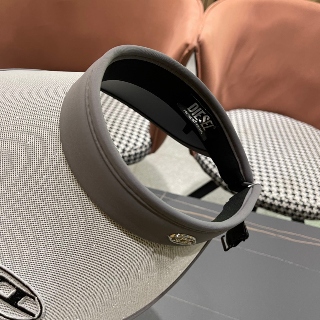  迪赛  2024春夏超细装饰空顶帽 超🉑空顶系列，颜色妥妥，轻便携带！小仙女🧚人手必备