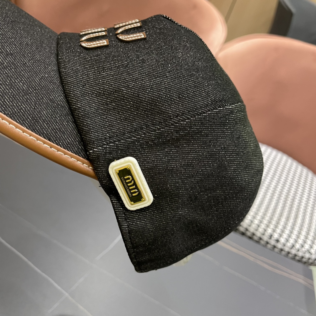  谬谬miumiu2024原单棒球帽，正品开模订制，原版做工细致，时尚帅气质量超赞！