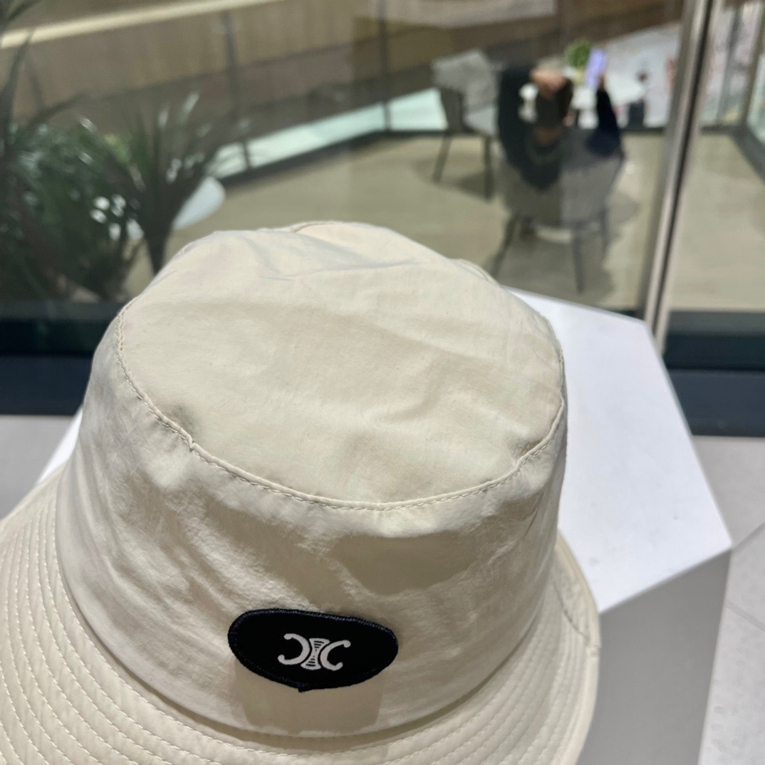  CELINE赛琳 高版本新款上架简约刺绣渔夫帽🧢日韩风格，随便搭配都超好看！出门旅游，绝对要入手的一款