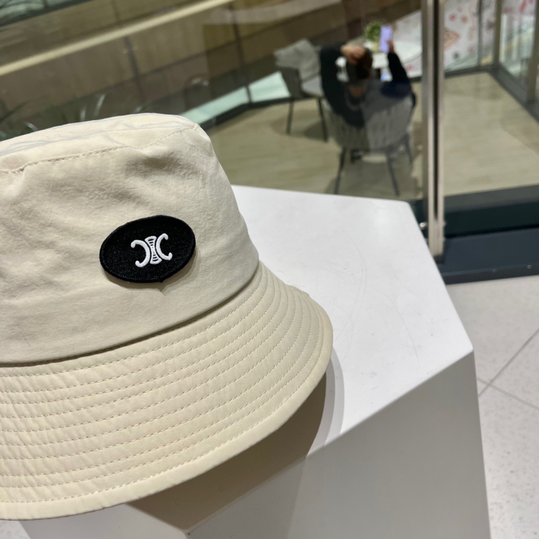  CELINE赛琳 高版本新款上架简约刺绣渔夫帽🧢日韩风格，随便搭配都超好看！出门旅游，绝对要入手的一款