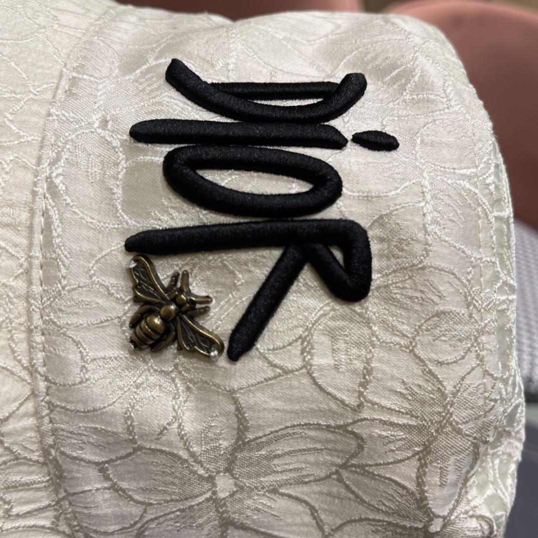 💛【DIOR迪奥】2024新款官方大牌渔夫帽🌈
遮阳百搭的一款～非常有质感