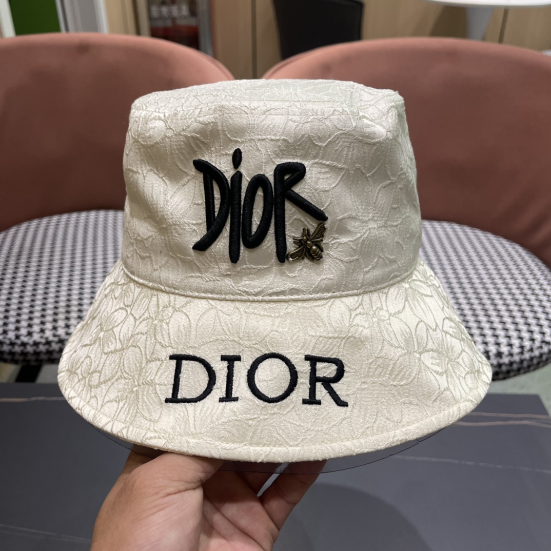 💛【DIOR迪奥】2024新款官方大牌渔夫帽🌈
遮阳百搭的一款～非常有质感
