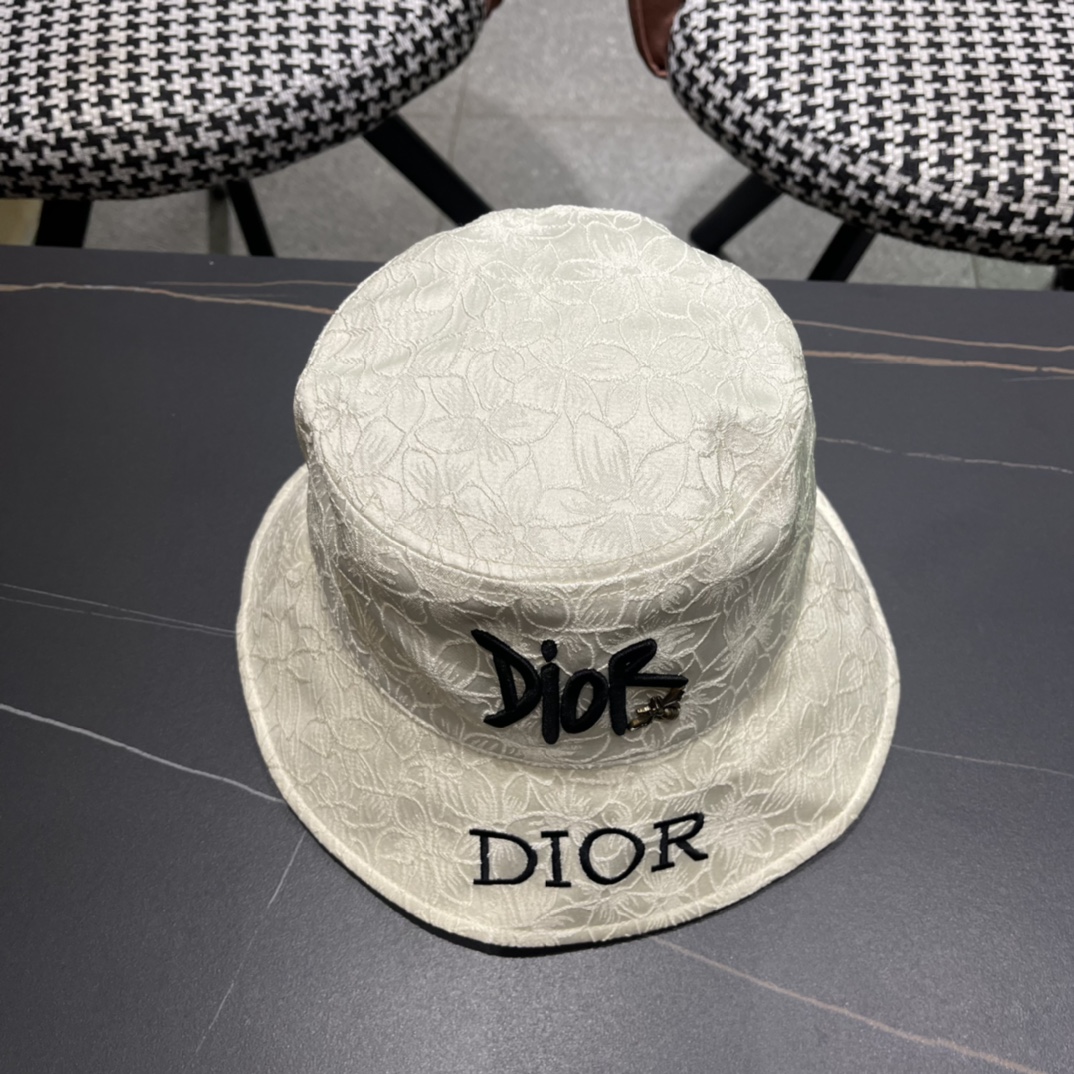 💛【DIOR迪奥】2024新款官方大牌渔夫帽🌈
遮阳百搭的一款～非常有质感