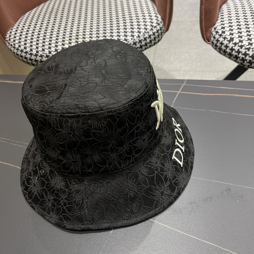 💛【DIOR迪奥】2024新款官方大牌渔夫帽🌈
遮阳百搭的一款～非常有质感