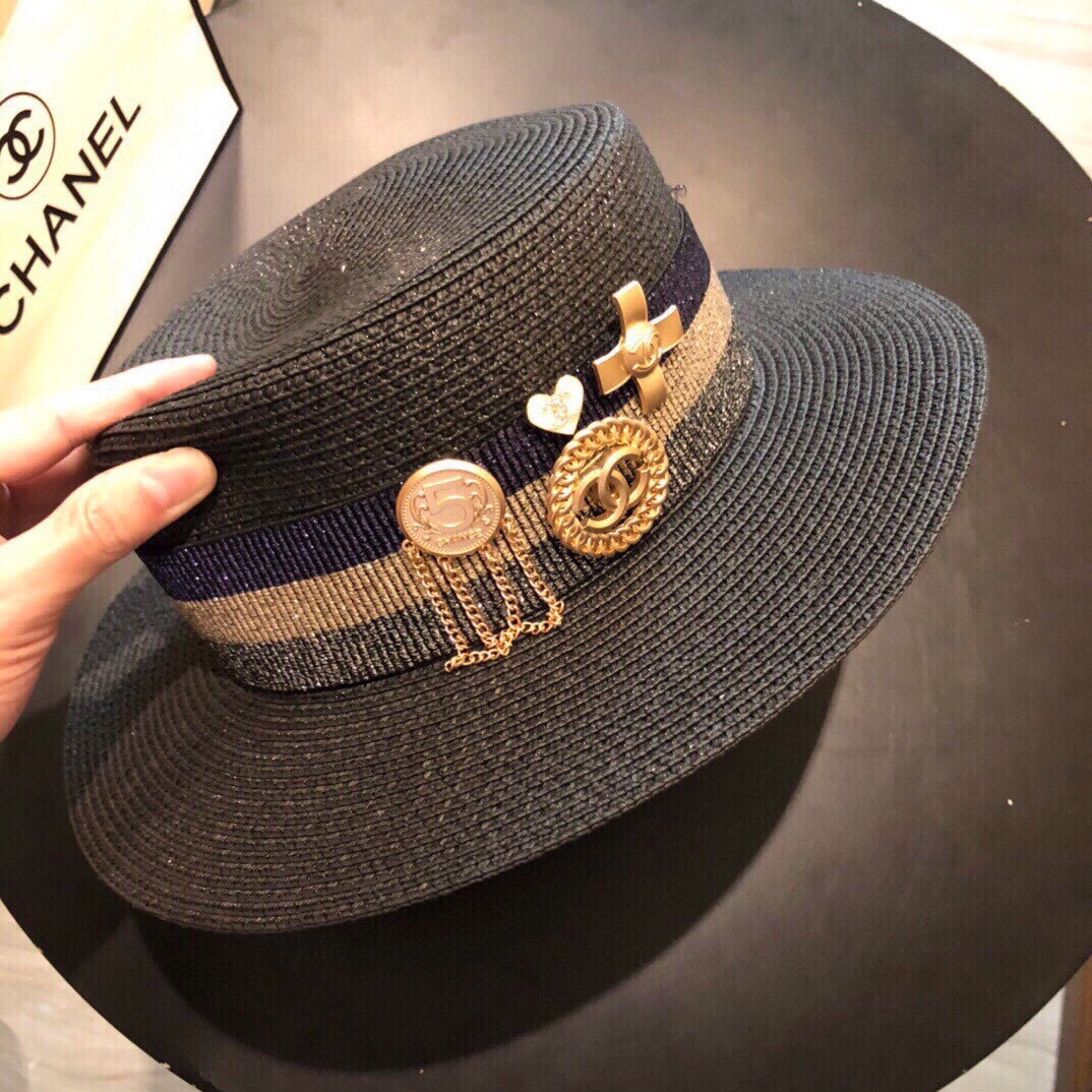 香奈儿CHANEL草帽，徽章小香组合设计 官方同步，原单品质，重工定制，独一无二，欧美时尚大牌！