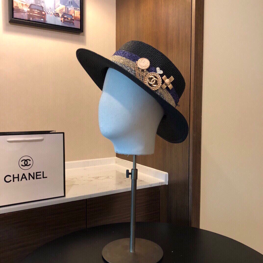 香奈儿CHANEL草帽，徽章小香组合设计 官方同步，原单品质，重工定制，独一无二，欧美时尚大牌！