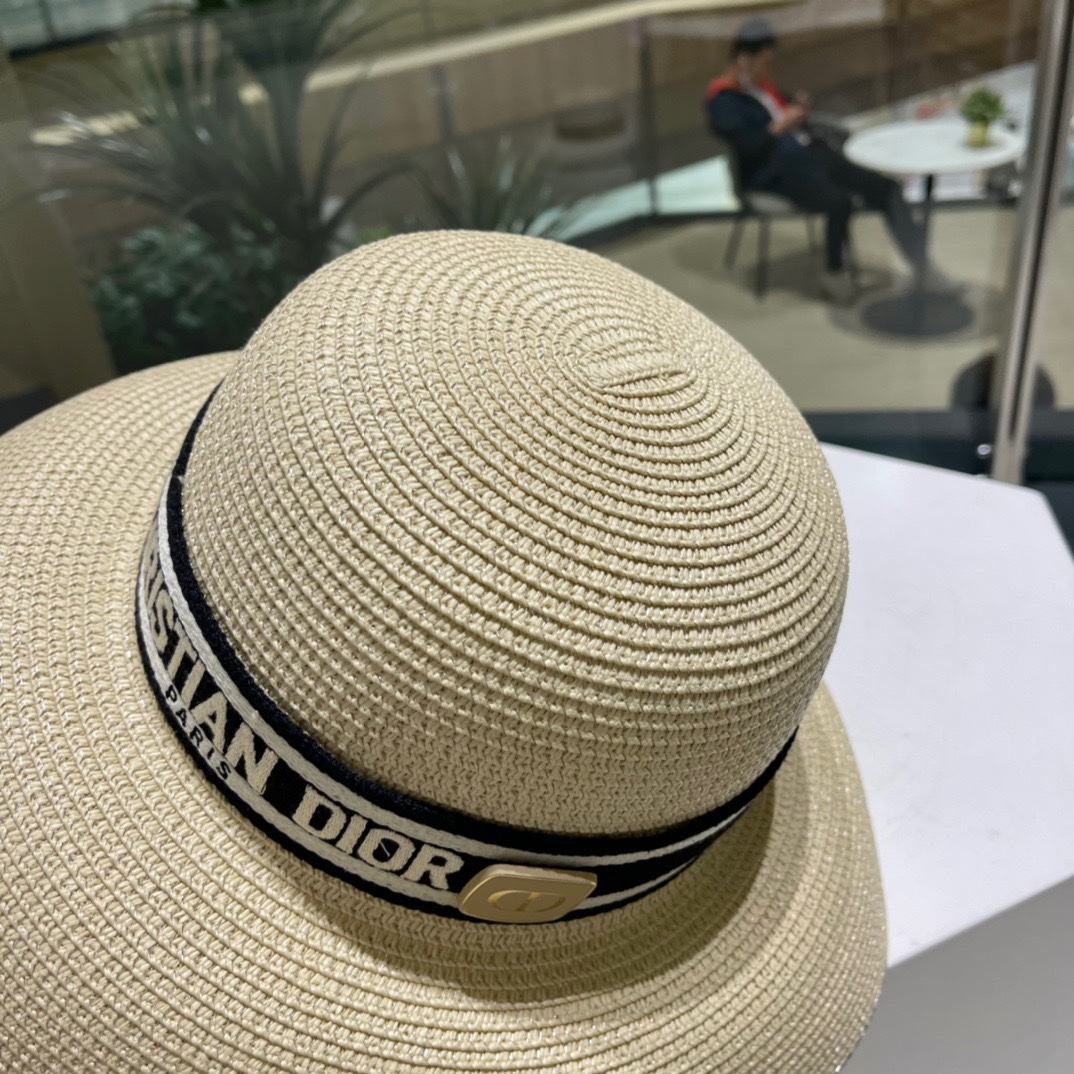【DIOR迪奥】早春新款韩版休闲大帽檐草编遮阳草帽🤩沙滩风，简约大方，百搭单品～出街首选，新款帽型超美腻