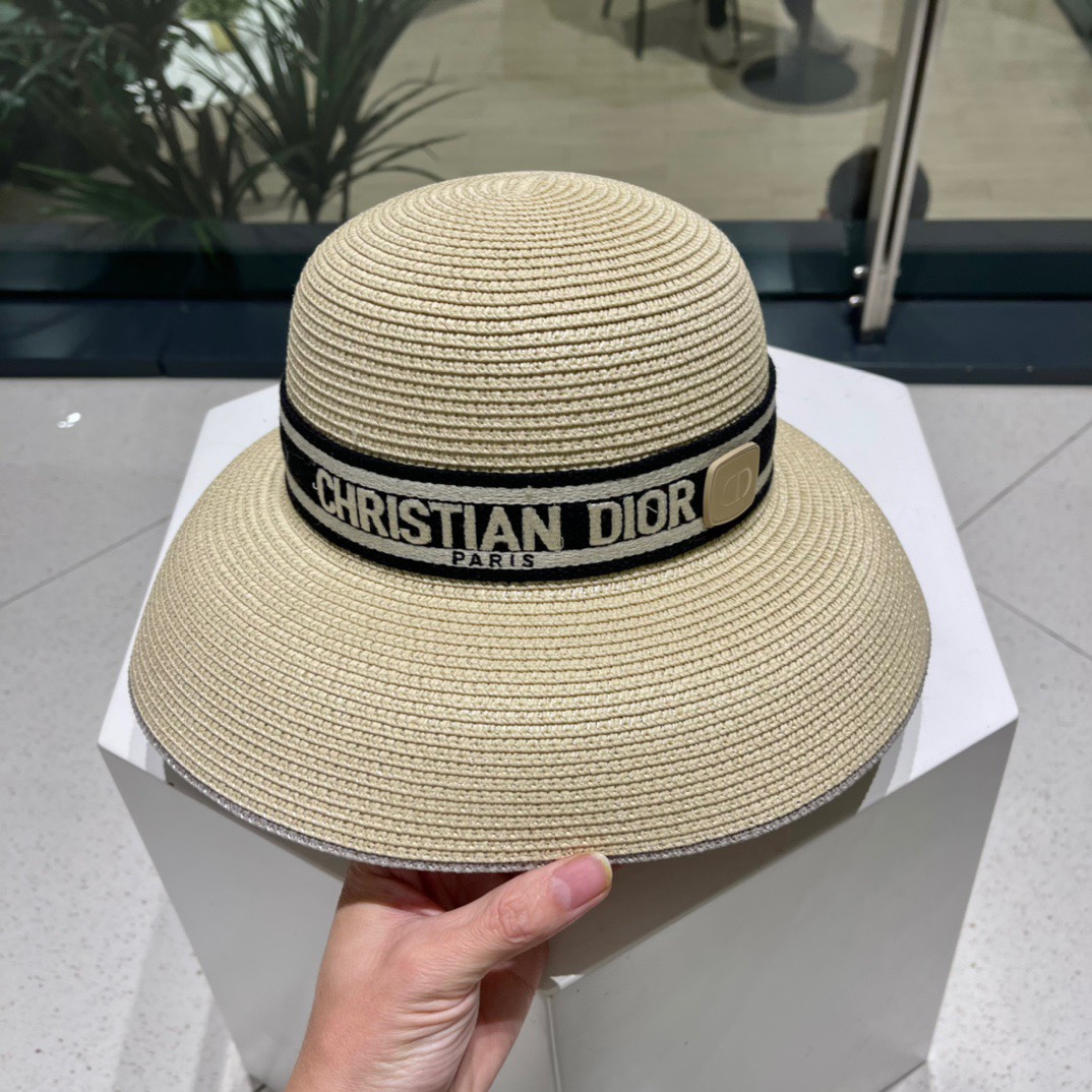 【DIOR迪奥】早春新款韩版休闲大帽檐草编遮阳草帽🤩沙滩风，简约大方，百搭单品～出街首选，新款帽型超美腻
