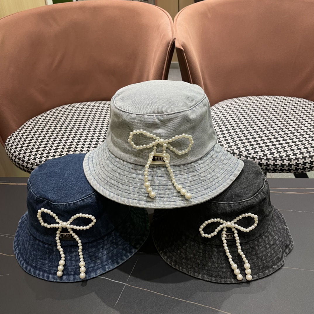 MiuMiu Chapeaux Chapeau Baquet