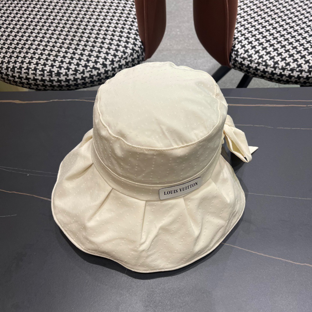  LouisVuitton🧢路易威登2024新款渔夫帽女夏气质度假海边沙滩防晒太阳帽