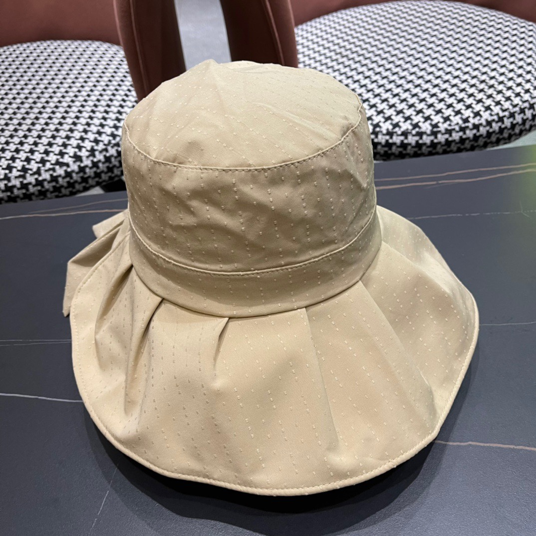  LouisVuitton🧢路易威登2024新款渔夫帽女夏气质度假海边沙滩防晒太阳帽