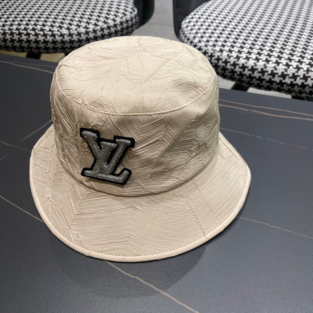  lv路易威登LouisVuitton😍LV2024春新款渔夫帽
经典款超轻！
男女同款 色系很百搭🤞🏻