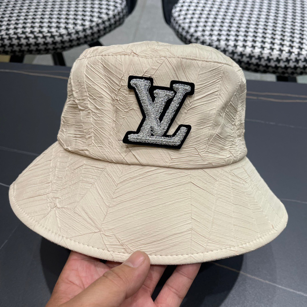  lv路易威登LouisVuitton😍LV2024春新款渔夫帽
经典款超轻！
男女同款 色系很百搭🤞🏻