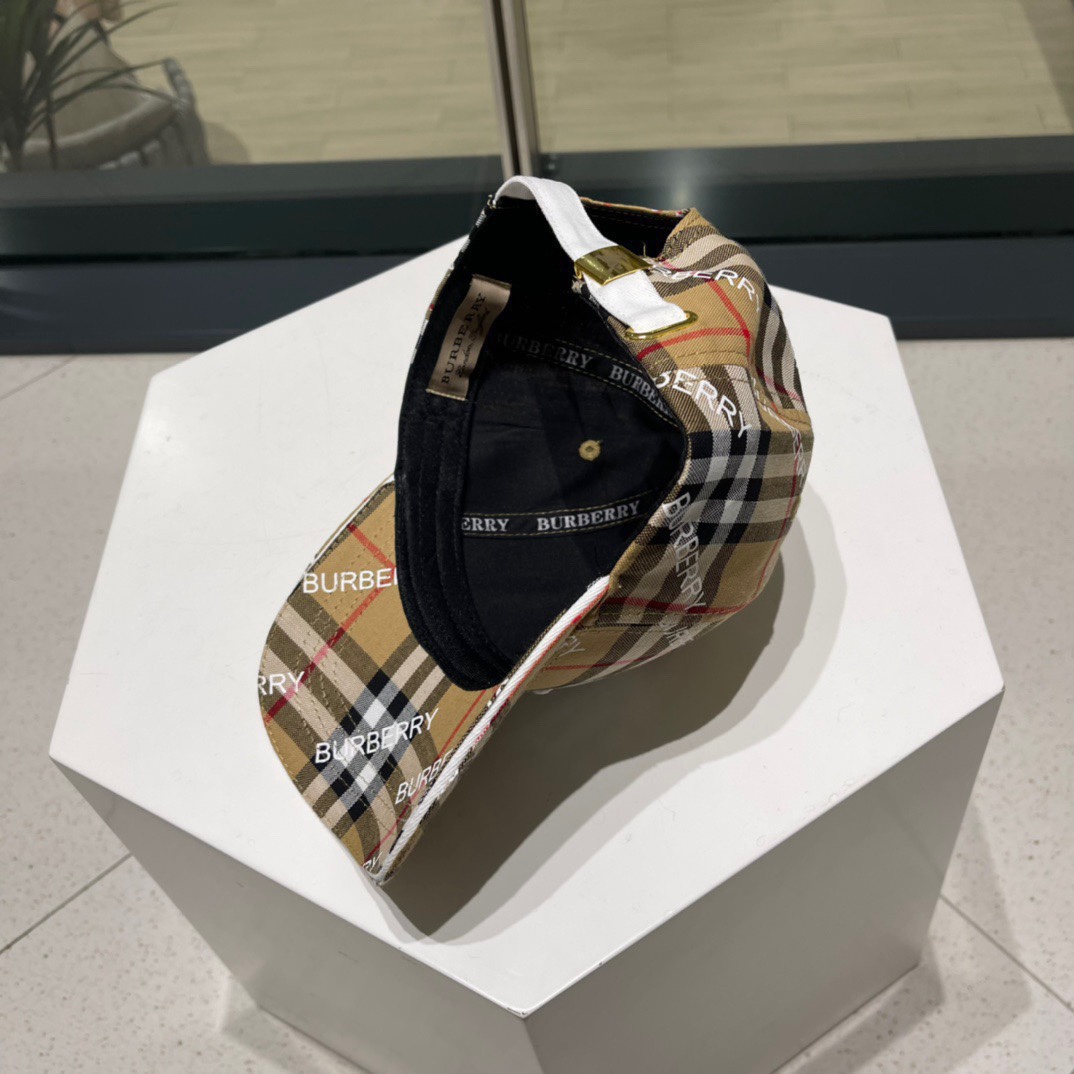 🧢Burberry（巴宝莉）新款原单棒球帽  专柜热卖款纯棉内里，完美版型，原厂品质，独家实物拍摄，男女
