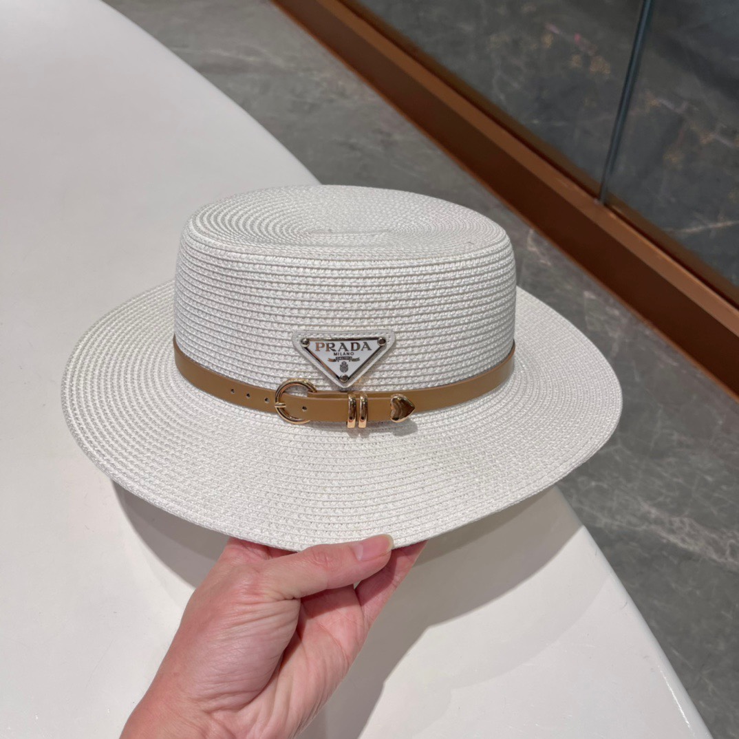  【PRADA普拉达】的新款草编遮阳草帽盆帽🤩沙滩风，简约大方，百搭单品～出街首选，新款帽型超美腻，新品