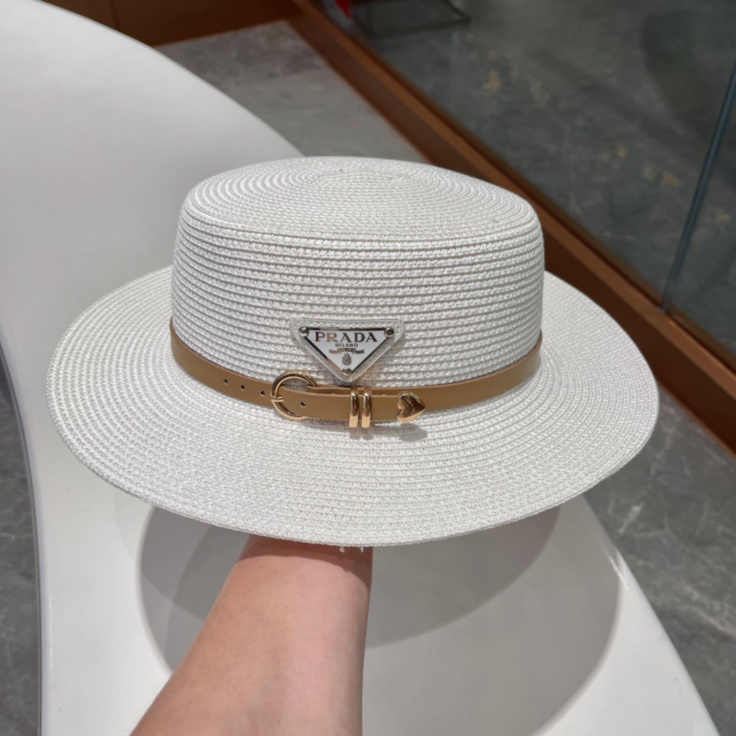  【PRADA普拉达】的新款草编遮阳草帽盆帽🤩沙滩风，简约大方，百搭单品～出街首选，新款帽型超美腻，新品