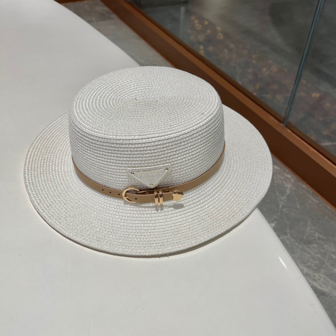  【PRADA普拉达】的新款草编遮阳草帽盆帽🤩沙滩风，简约大方，百搭单品～出街首选，新款帽型超美腻，新品