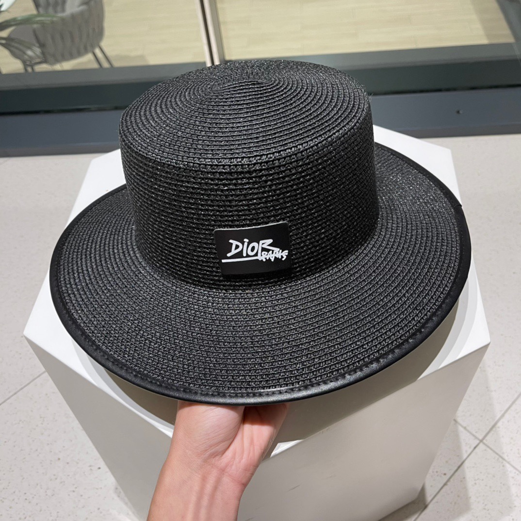 【DIOR迪奥】春夏新款草编平顶遮阳草帽盆帽🤩沙滩风，简约大方，百搭单品～出街首选，新款帽型超美腻，新品上架