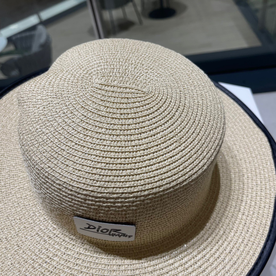 【DIOR迪奥】春夏新款草编平顶遮阳草帽盆帽🤩沙滩风，简约大方，百搭单品～出街首选，新款帽型超美腻，新品上架
