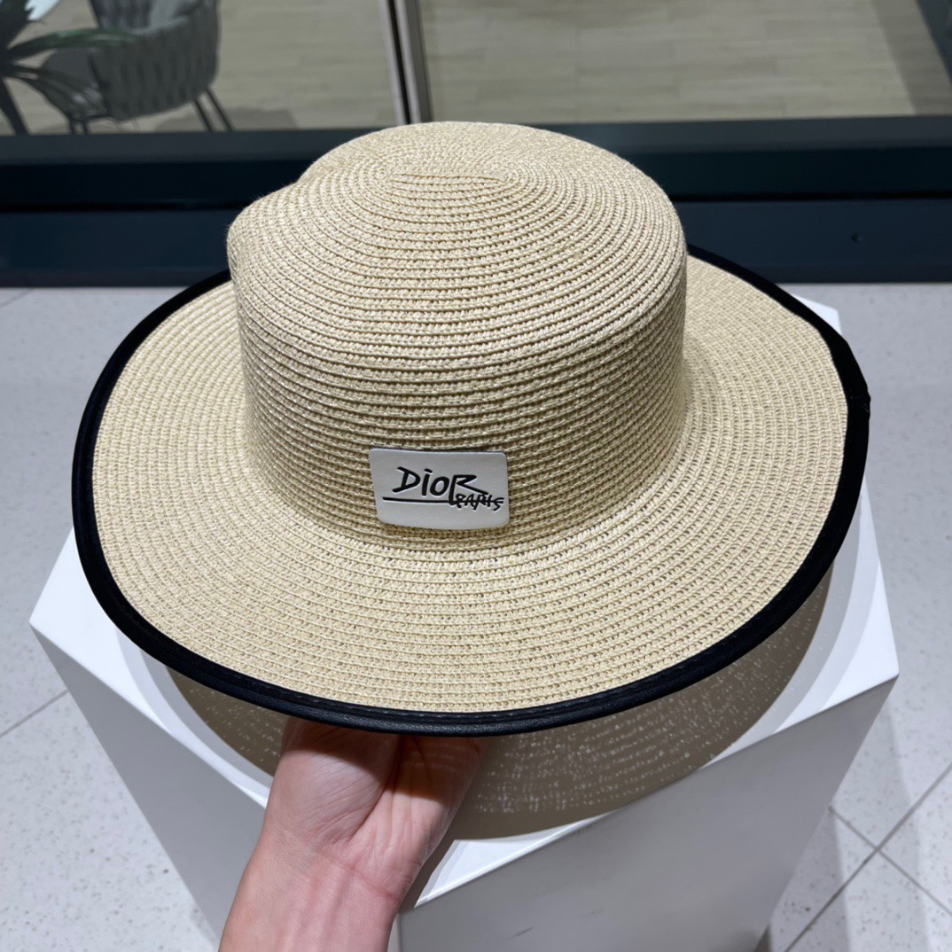【DIOR迪奥】春夏新款草编平顶遮阳草帽盆帽🤩沙滩风，简约大方，百搭单品～出街首选，新款帽型超美腻，新品上架
